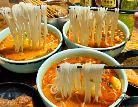 李豁子臭豆腐米线