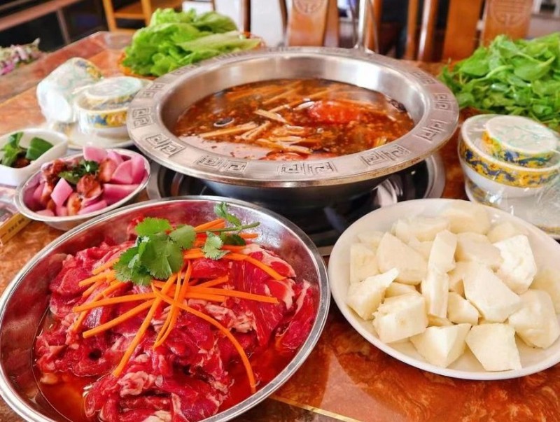 蔡富貴酸湯牛肉火鍋