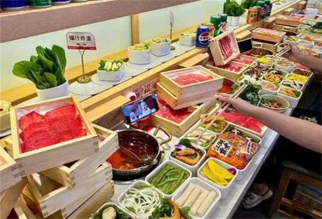 逸巷旋轉(zhuǎn)小火鍋