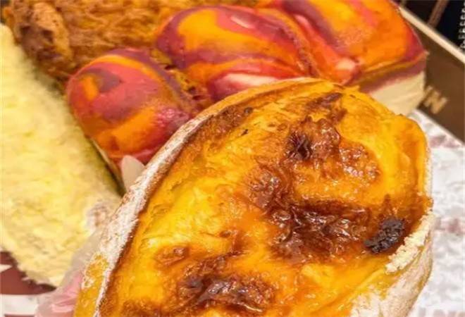 周包包现烤面包