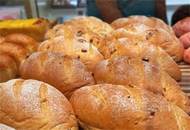 周包包现烤面包