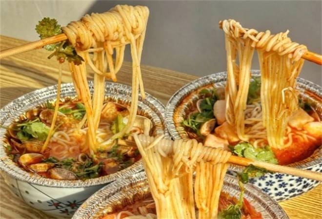 兰小姐的花甲米线