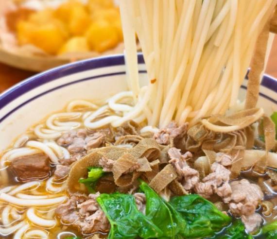 王嘎子生烫鲜肉米线