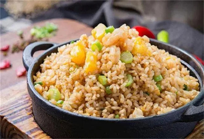 米飽飽港式鐵板炒飯