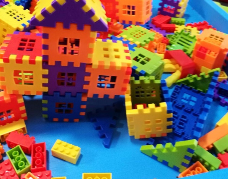 益智玩具屋加盟