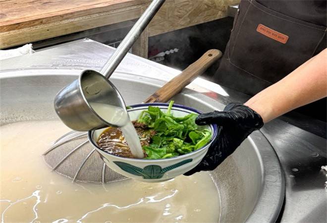 排队王生烫牛肉米线