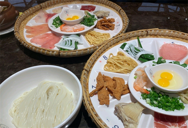 龍香閣過橋米線加盟