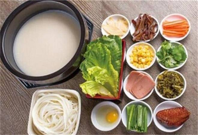 龙香阁过桥米线