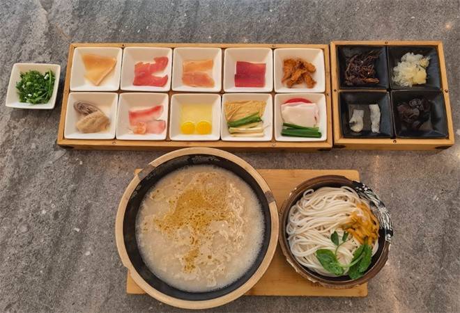 龙香阁过桥米线