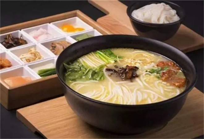 龙香阁过桥米线