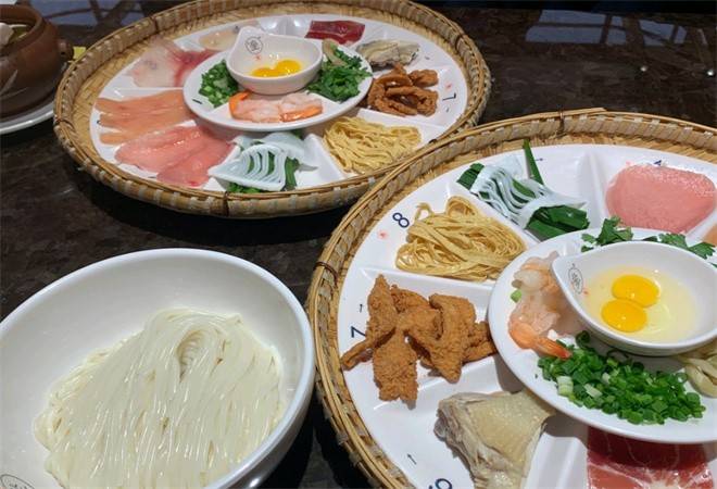 龙香阁过桥米线