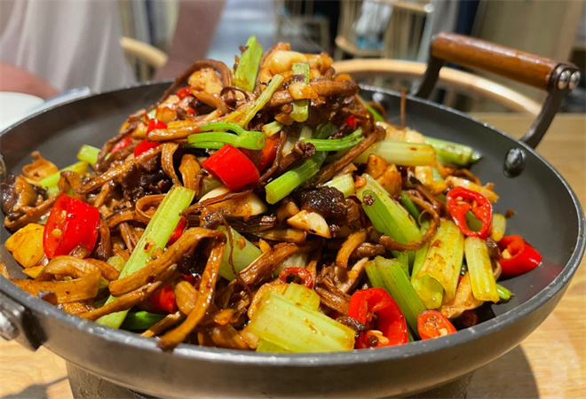 四季炊煙農(nóng)家味加盟