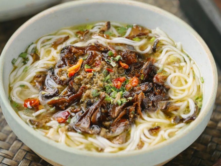 滇達人鮮燙米線加盟