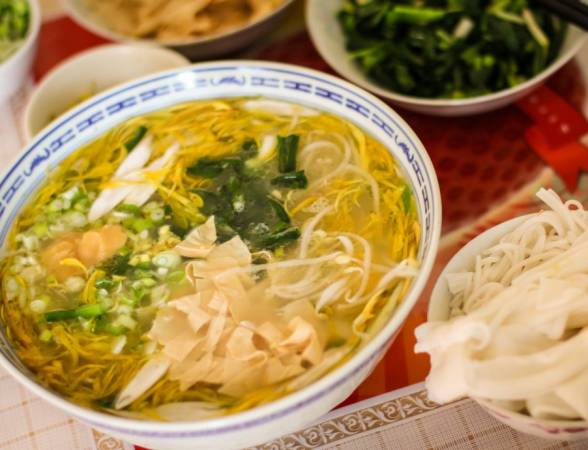 龙苗阁过桥米线