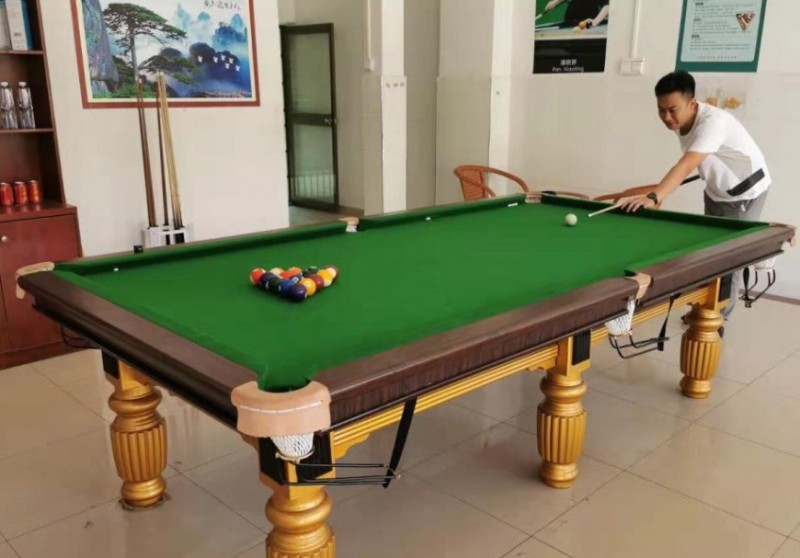 持杆者台球俱乐部
