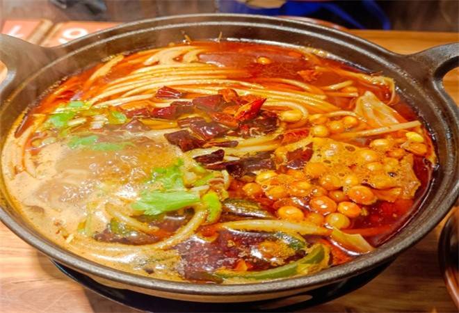 辣娃子砂锅米线