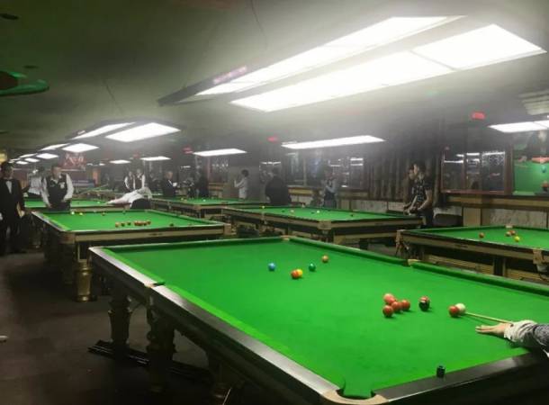 持杆者台球俱乐部