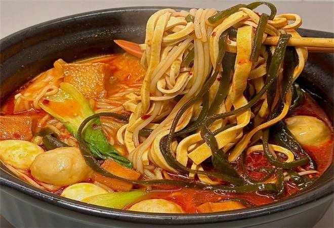 辣娃子砂锅米线