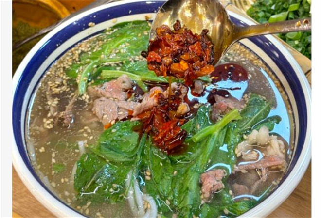嘉牛哥生燙牛肉米線加盟