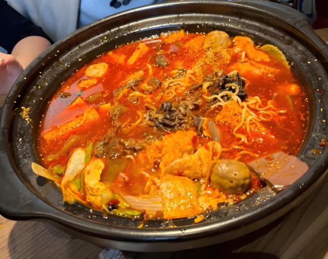 千千岁川香火锅煮 千千岁川香火锅煮