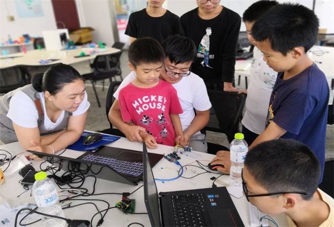 爱创家创客教育