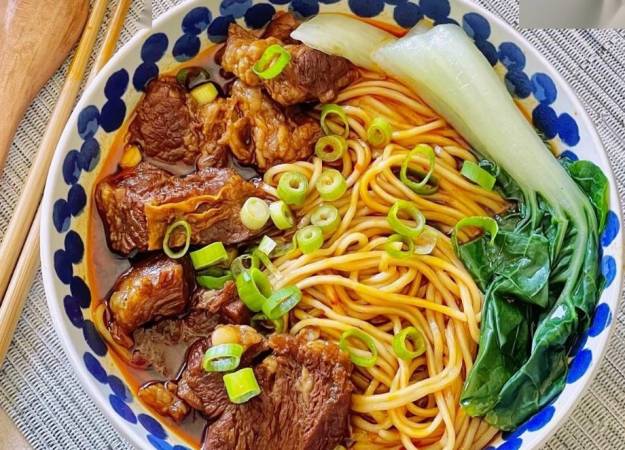 牛大刀现切牦牛肉米线