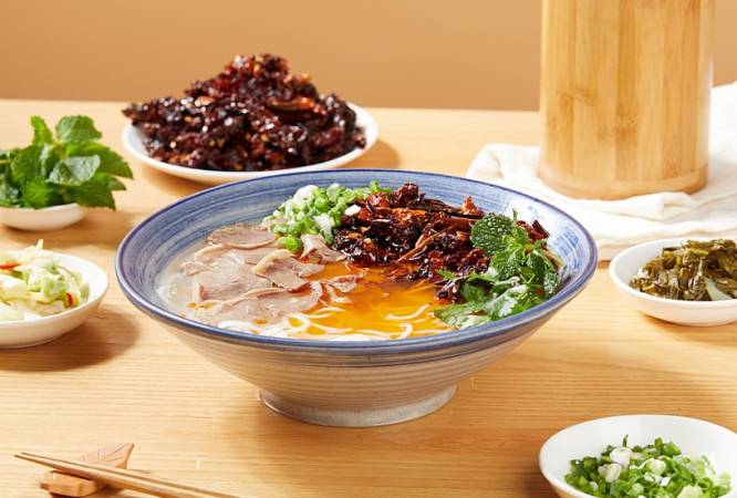 牛大刀现切牦牛肉米线