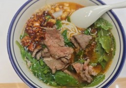 牛大刀現切牦牛肉米線