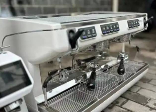 无人咖啡售卖机