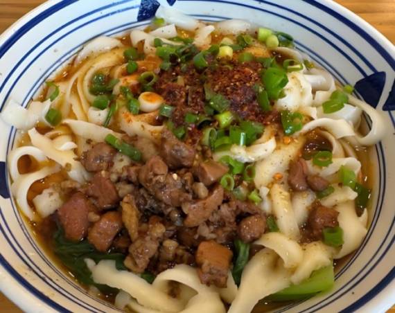 可劲造老麻面馆