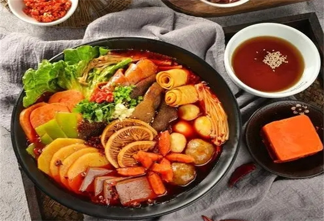 火辣辣成都冒菜加盟