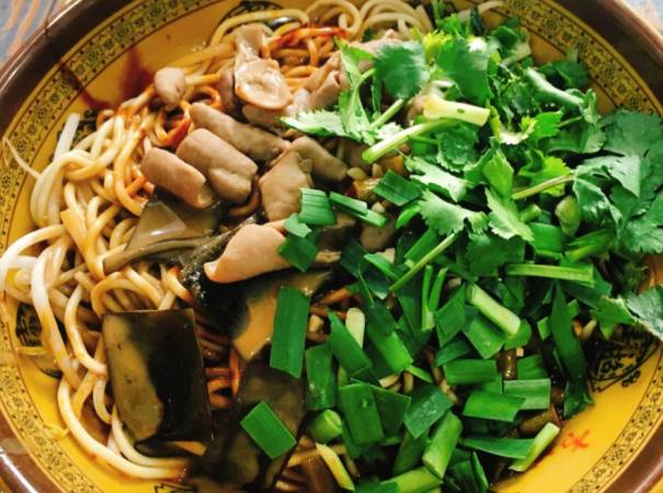 春记襄阳牛杂面