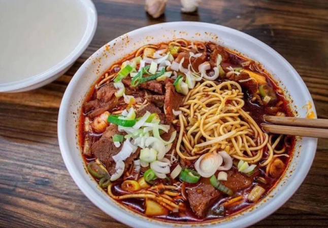 春记襄阳牛杂面