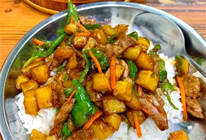 鄉村發現木桶飯