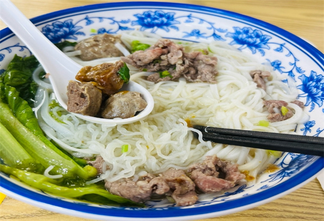 粉相會潮汕牛肉粉