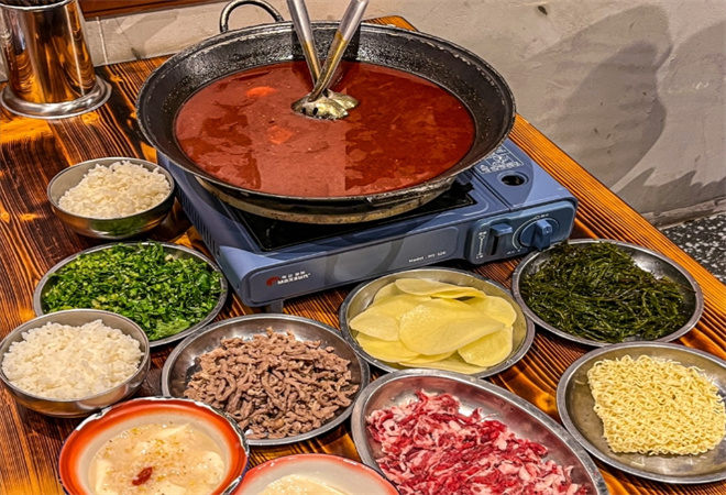 火小鮮渣渣牛肉火鍋加盟