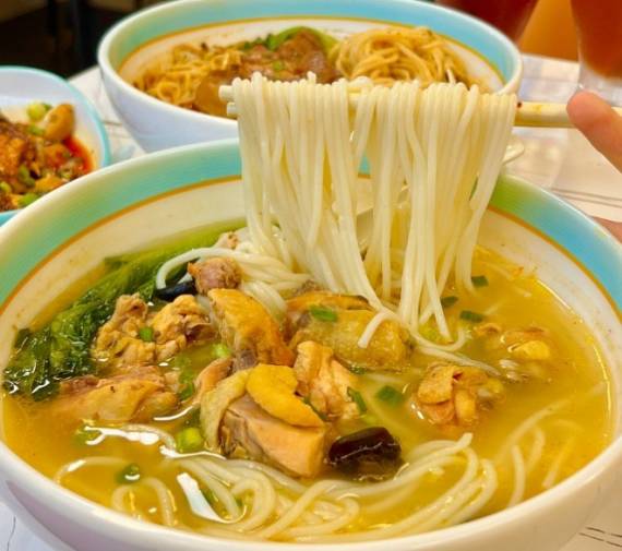 柴老帽大碗鸡面