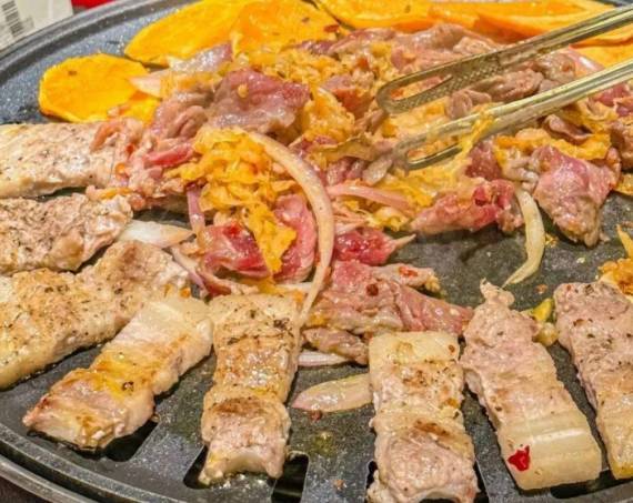 小美与大壮东北烤肉