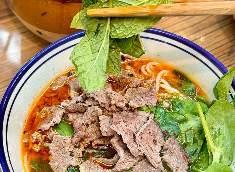 窄巷口生燙牛肉米線加盟