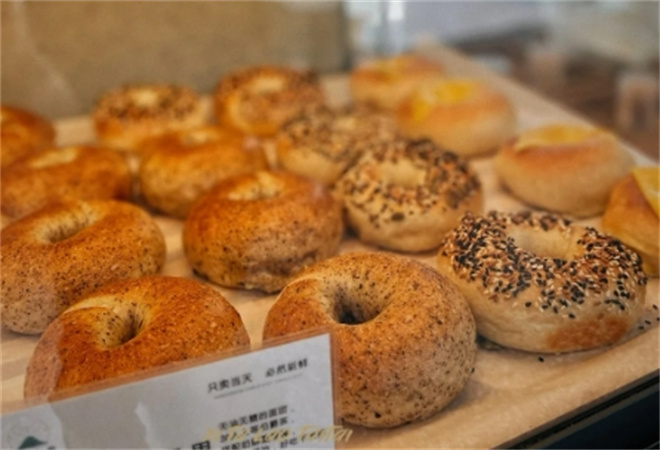 借山而作面包蛋糕 借山而作面包蛋糕