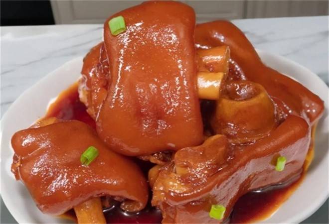 新城门现卤猪手