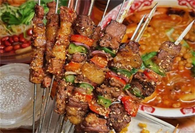 张芃芃炭火烧烤