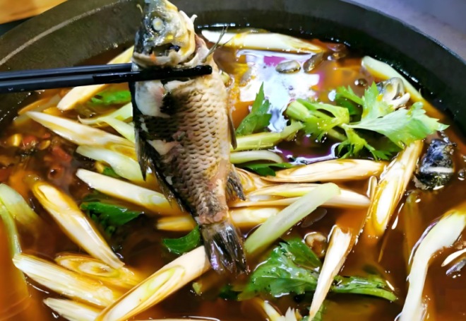 鐵言子石鍋土鯽魚