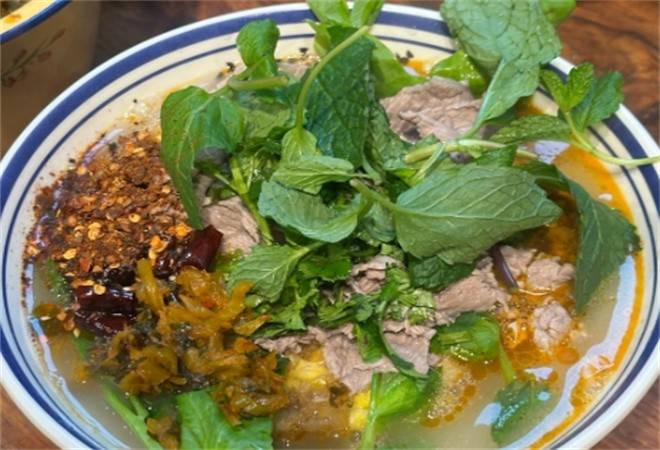 鲜好婆生烫牛肉米线