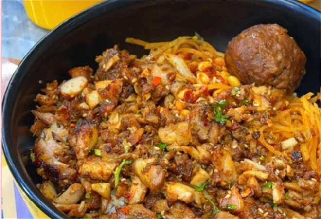 辣家土豆泥烤肉拌饭 辣家土豆泥烤肉拌饭