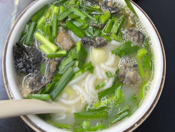 陈汤元乌鸡米线