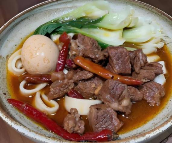 王窦和牛肉板面