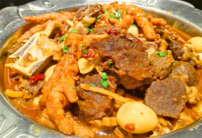 伍小酥肉蟹煲雞爪煲加盟