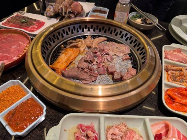 韩金阁自助火锅烤肉