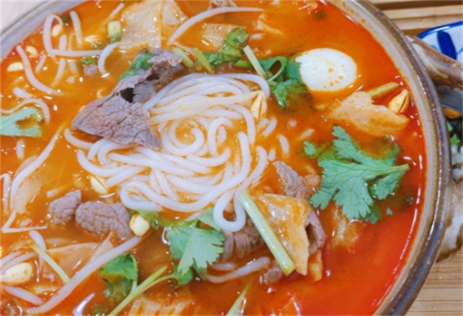 黔美人酸汤米粉加盟